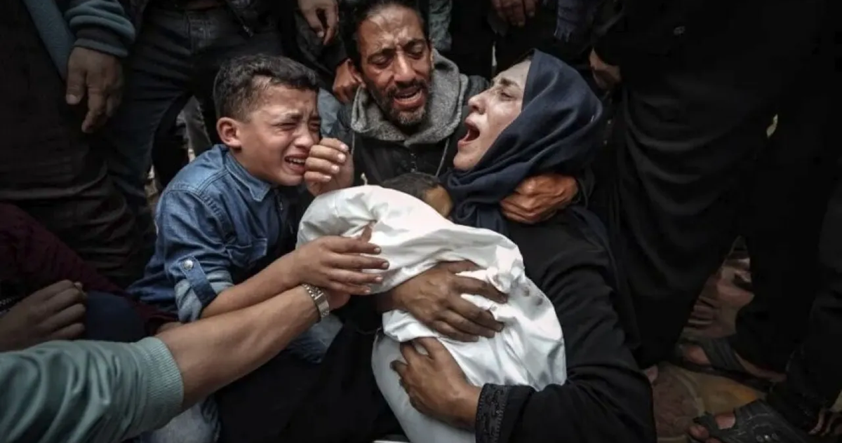 محدث : 6 شهداء في قصف اسرائيلي لمركز تدريب يؤوي عائلات نازحة بحي التفاح